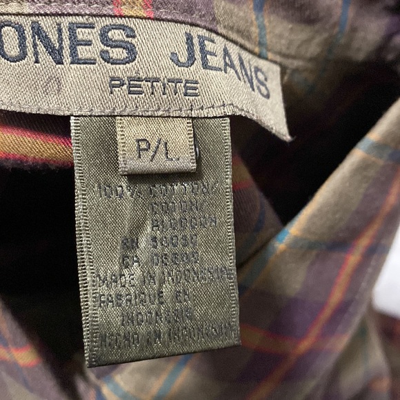 Jones jeans petite large looks like a flannel shirt but it’s not. 100% cotton - Picture 5 of 5